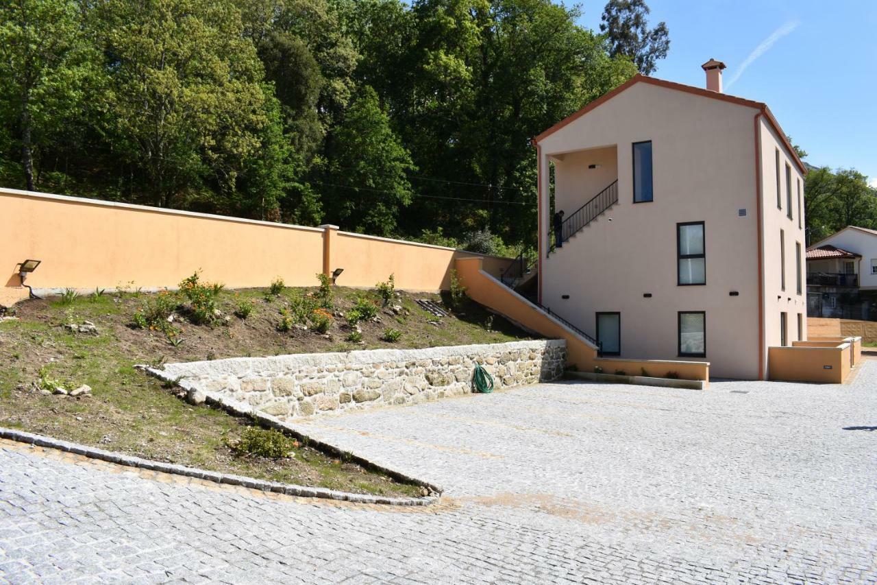 Apartamentos Compostela Lobios Buitenkant foto